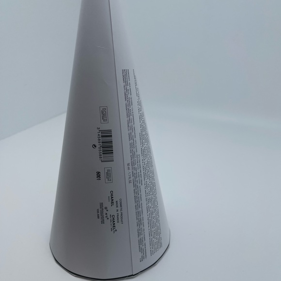 Chanel Mystery Box - Picture 4 of 4